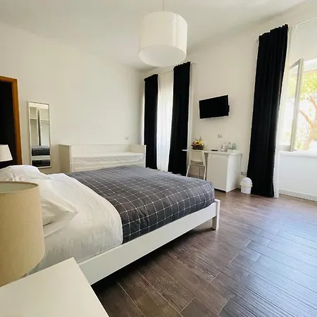 Banus Guest house *