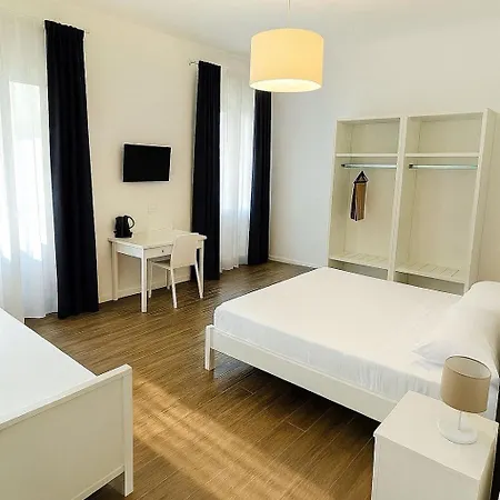 Banus 4* קליארי